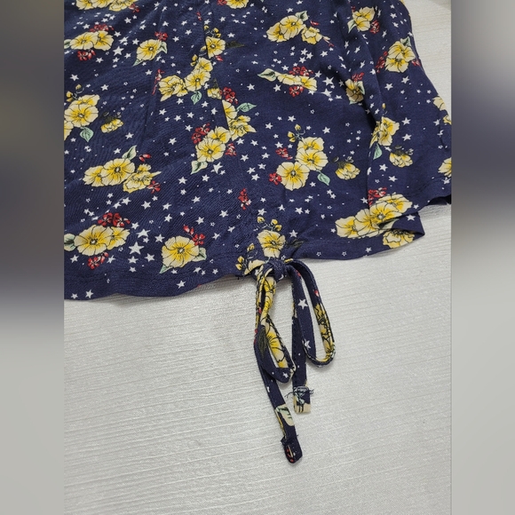 Juniors' Ruched Flutter Top - Navy Floral by Bongo, Available in Multiple Sizes - Picture 4 of 8